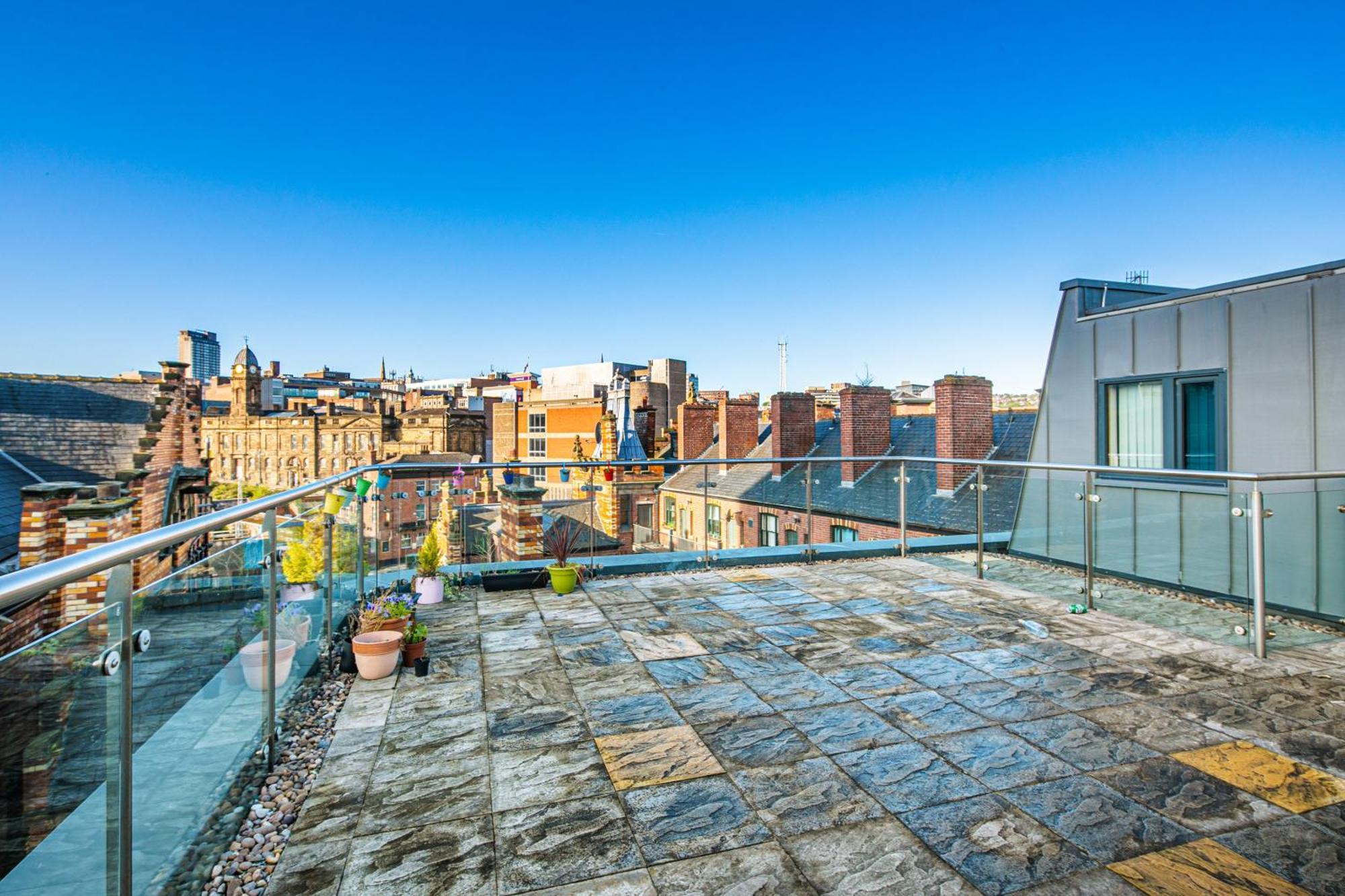 Stylish 2 Bed Apt 18 - City Centre, Free Parking, Espresso Machine & Netflix - Hosted By Stay Host Save Sheffield Exteriér fotografie