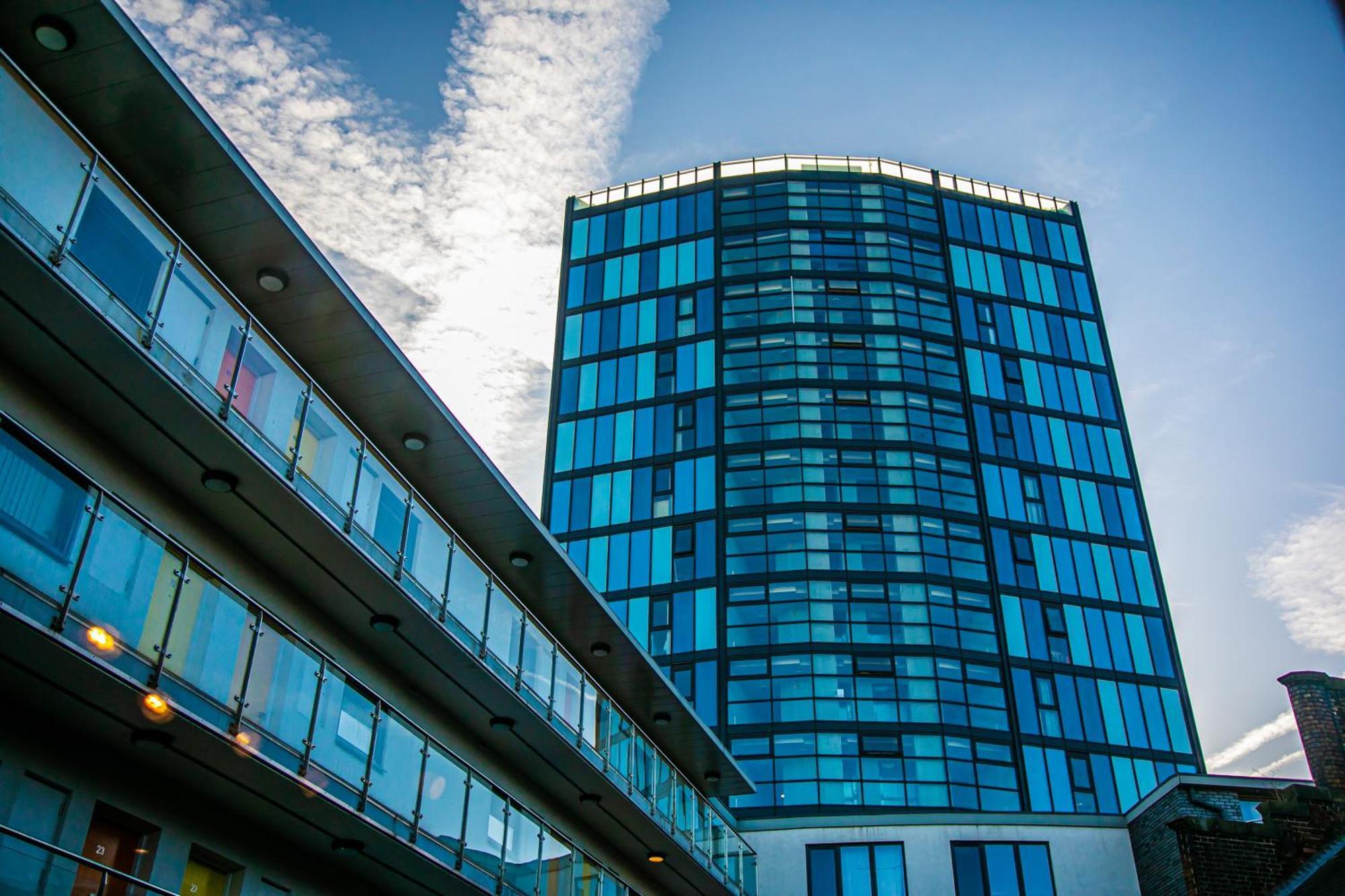 Stylish 2 Bed Apt 18 - City Centre, Free Parking, Espresso Machine & Netflix - Hosted By Stay Host Save Sheffield Exteriér fotografie