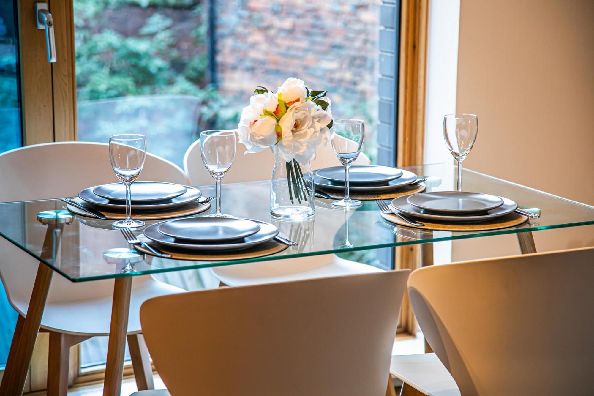 Stylish 2 Bed Apt 18 - City Centre, Free Parking, Espresso Machine & Netflix - Hosted By Stay Host Save Sheffield Exteriér fotografie